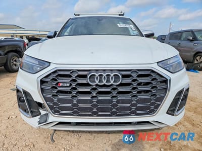 Piąte zdjęcie samochodu w środku: 2022 AUDI SQ5 PREMIUM VIN:WA1A4AFY5N2103349 - miniatura