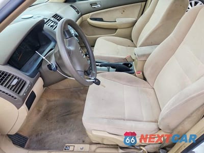 Zdjęcie 7 z 12 samochodu: 2004 HONDA ACCORD LX VIN:JHMCM56384C036375 - miniatura
