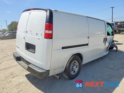 Trzecie zdjęcie samochodu z tyłu: 2018 CHEVROLET EXPRESS G2500 VIN:1GCWGAFP6J1336909 - miniatura