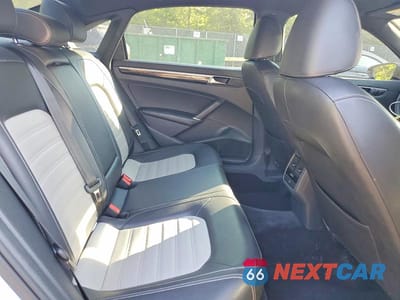 Zdjęcie 10 z 12 samochodu: 2018 VOLKSWAGEN PASSAT GT VIN:1VWJM7A34JC048706 - miniatura