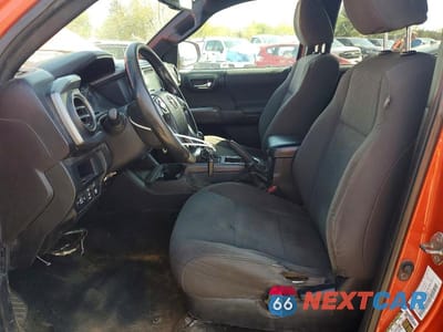 Zdjęcie 7 z 11 samochodu: 2017 TOYOTA TACOMA TRD SPORT VIN:5TFDZ5BN6HX016784 - miniatura