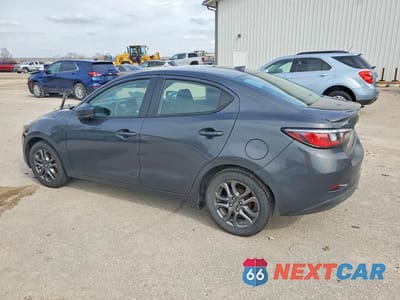 Drugie zdjęcie samochodu z przodu: 2019 TOYOTA YARIS LE VIN:3MYDLBYV0KY509780 - miniatura