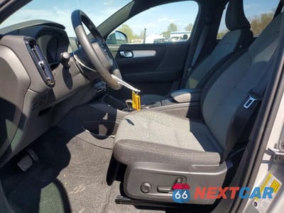 Zdjęcie 7 z 12 samochodu: 2025 VOLVO XC40 CORE VIN:YV4L12UJ2S2470060 - miniatura