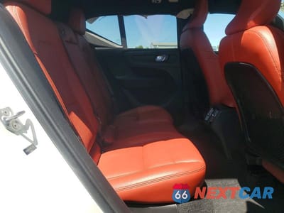 Zdjęcie 11 z 13 samochodu: 2021 VOLVO XC40 T5 INSCRIPTION VIN:YV4162UL2M2565618 - miniatura