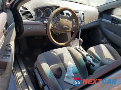 Zdjęcie 8 z 11 samochodu: 2010 HYUNDAI SONATA GLS VIN:5NPET4AC2AH653124 - miniatura