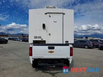 Zdjęcie 6 z 12 samochodu: 2014 CHEVROLET SILVERADO 2500 CARGO UTILITY / SERVICE TRUCK VIN:1GC1KXCG1EF105814 - miniatura