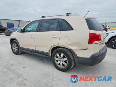 Drugie zdjęcie samochodu z przodu: 2012 KIA SORENTO LX VIN:5XYKT4A64CG210240 - miniatura