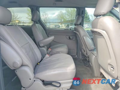 Zdjęcie 11 z 13 samochodu: 2001 DODGE GRAND CARAVAN SPORT VIN:2B4GP44321R224073 - miniatura