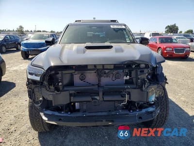 Piąte zdjęcie samochodu w środku: 2025 TOYOTA 4RUNNER TRD PRO HV VIN:JTEVB5BR9S5022928 - miniatura