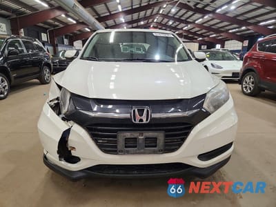 Piąte zdjęcie samochodu w środku: 2018 HONDA HR-V LX VIN:3CZRU6H35JM713868 - miniatura