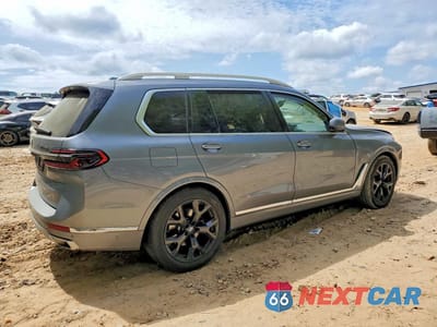 Trzecie zdjęcie samochodu z tyłu: 2025 BMW X7 XDRIVE40I VIN:5UX23EM08S9Z90447 - miniatura