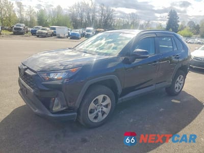 2021 TOYOTA RAV4 LE 2T3G1RFV1MC242981 - główne zdjęcie licytacji z USA - miniatura