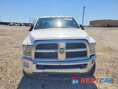 Piąte zdjęcie samochodu w środku: 2018 RAM 3500 ST VIN:3C63R3GL1JG220904 - miniatura
