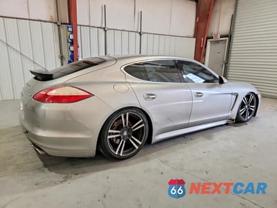 Trzecie zdjęcie samochodu z tyłu: 2011 PORSCHE PANAMERA S VIN:WP0AB2A70BL060349 - miniatura