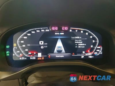 Zdjęcie 9 z 13 samochodu: 2024 BMW X4 M VIN:5YM23EC09R9T64944 - miniatura