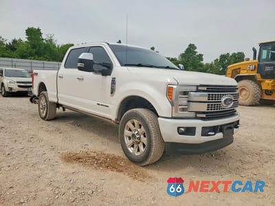 Czwarte zdjęcie samochodu z boku: 2019 FORD F250 SUPER DUTY VIN:1FT7W2BT4KEE40339 - miniatura
