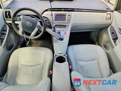 Zdjęcie 8 z 12 samochodu: 2013 TOYOTA PRIUS THREE VIN:JTDKN3DU5D0342056 - miniatura