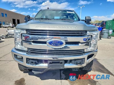 Piąte zdjęcie samochodu w środku: 2019 FORD F350 SUPER DUTY VIN:1FT8W3BT0KED97256 - miniatura