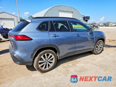 Trzecie zdjęcie samochodu z tyłu: 2024 TOYOTA COROLLA CROSS XLE VIN:7MUDAABG0RV085159 - miniatura