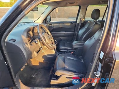 Zdjęcie 7 z 12 samochodu: 2017 JEEP PATRIOT SPORT VIN:1C4NJPBAXHD172672 - miniatura