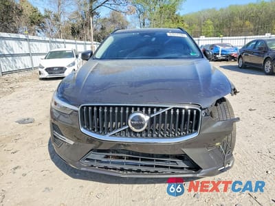 Piąte zdjęcie samochodu w środku: 2022 VOLVO XC60 B5 MOMENTUM VIN:YV4L12RK1N1079302 - miniatura