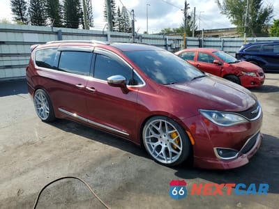 Czwarte zdjęcie samochodu z boku: 2017 CHRYSLER PACIFICA LIMITED VIN:2C4RC1GG7HR689267 - miniatura