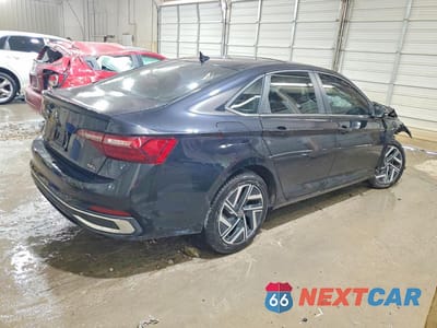 Trzecie zdjęcie samochodu z tyłu: 2024 VOLKSWAGEN JETTA SEL VIN:3VWGM7BU9RM098609 - miniatura