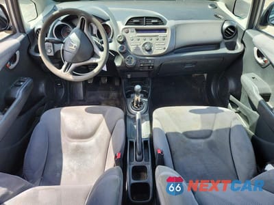 Zdjęcie 8 z 12 samochodu: 2010 HONDA FIT VIN:JHMGE8G25AC013623 - miniatura
