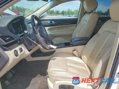 Zdjęcie 7 z 13 samochodu: 2019 LINCOLN MKT VIN:2LMHJ5AT0KBL02458 - miniatura