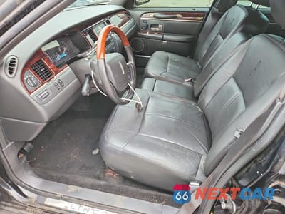 Zdjęcie 7 z 12 samochodu: 2011 LINCOLN TOWN CAR SIGNATURE LONG WHEELBASE VIN:2LNBL8FV7BX763778 - miniatura