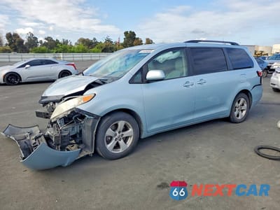 2016 TOYOTA SIENNA LE 5TDKK3DC8GS742727 - główne zdjęcie licytacji z USA - miniatura
