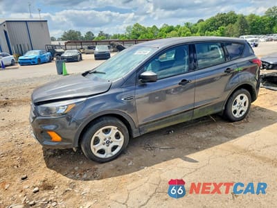 2019 FORD ESCAPE S 1FMCU0F7XKUA11682 - główne zdjęcie licytacji z USA - miniatura