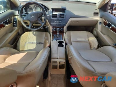 Zdjęcie 8 z 12 samochodu: 2011 MERCEDES-BENZ C 300 VIN:WDDGF5EB1BR140311 - miniatura