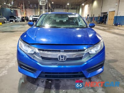 Piąte zdjęcie samochodu w środku: 2017 HONDA CIVIC LX VIN:19XFC2F59HE064380 - miniatura