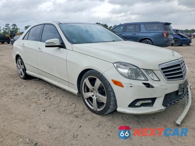 Czwarte zdjęcie samochodu z boku: 2010 MERCEDES-BENZ E 350 VIN:WDDHF5GB7AA218878 - miniatura