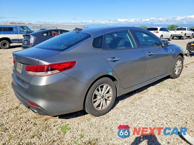 Trzecie zdjęcie samochodu z tyłu: 2016 KIA OPTIMA LX VIN:5XXGT4L37GG100284 - miniatura