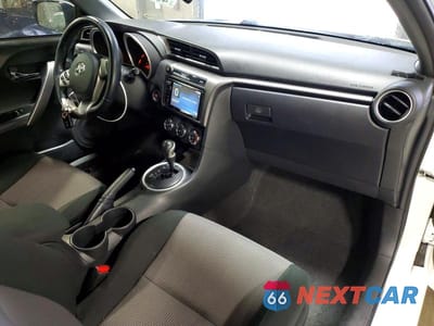 Zdjęcie 8 z 12 samochodu: 2016 SCION TC BASE VIN:JTKJF5C72GJ017386 - miniatura