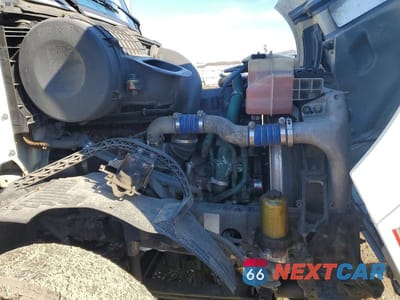 Zdjęcie 7 z 10 samochodu: 2014 VOLVO VNL SEMI TRUCK VIN:4V4NC9EG9EN169259 - miniatura