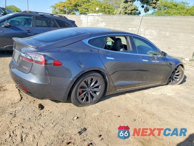Trzecie zdjęcie samochodu z tyłu: 2018 TESLA MODEL S VIN:5YJSA1E47JF243878 - miniatura