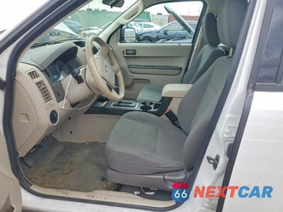 Zdjęcie 7 z 12 samochodu: 2009 FORD ESCAPE XLS VIN:1FMCU02799KB08674 - miniatura