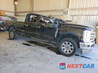 Czwarte zdjęcie samochodu z boku: 2025 FORD F350 SUPER DUTY VIN:1FT8W3BM6SED27463 - miniatura
