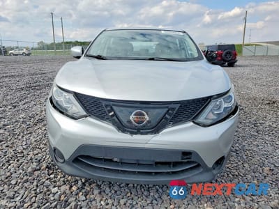 Piąte zdjęcie samochodu w środku: 2019 NISSAN ROGUE SPORT S VIN:JN1BJ1CP0KW214932 - miniatura