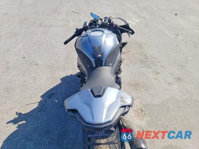 Zdjęcie 6 z 9 samochodu: 2025 BMW S 1000 RR VIN:WB10P2300S6L38790 - miniatura