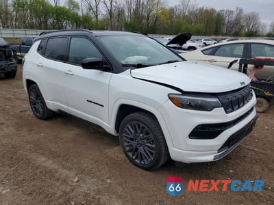 Czwarte zdjęcie samochodu z boku: 2022 JEEP COMPASS LIMITED VIN:3C4NJDCB2NT236022 - miniatura