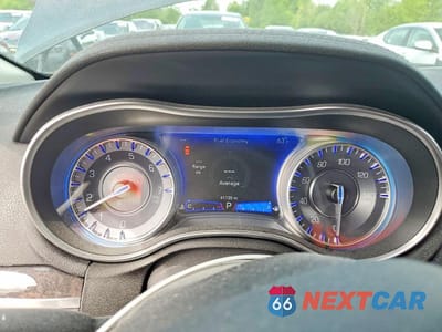 Zdjęcie 9 z 13 samochodu: 2022 CHRYSLER 300 TOURING L VIN:2C3CCADG8NH178988 - miniatura