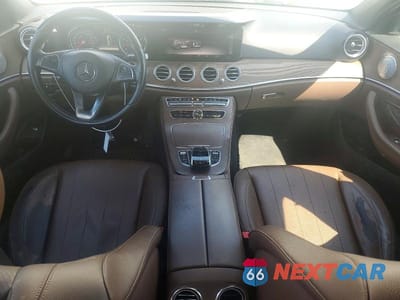 Zdjęcie 8 z 12 samochodu: 2018 MERCEDES-BENZ E 300 VIN:WDDZF4JB8JA443219 - miniatura