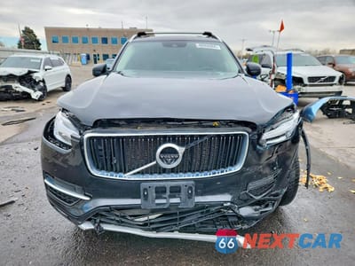 Piąte zdjęcie samochodu w środku: 2019 VOLVO XC90 T6 MOMENTUM VIN:YV4A22PK7K1489833 - miniatura