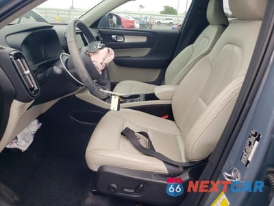 Zdjęcie 7 z 13 samochodu: 2020 VOLVO XC40 T5 MOMENTUM VIN:YV4162UKXL2286861 - miniatura
