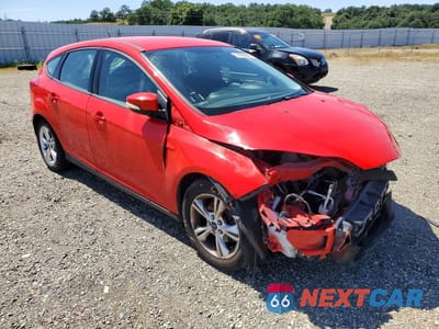 Czwarte zdjęcie samochodu z boku: 2013 FORD FOCUS SE VIN:1FADP3K24DL201259 - miniatura