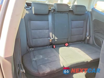 Zdjęcie 11 z 13 samochodu: 2010 VOLKSWAGEN GOLF VIN:WVWBA7AJ7AW189637 - miniatura